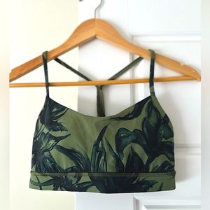 Very good condition - Lululemon Flow Y Nulu Bra Size 4